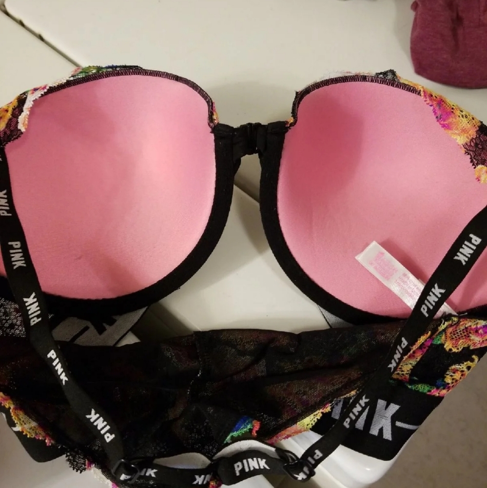 Vs pink bra - Picture 3 of 4